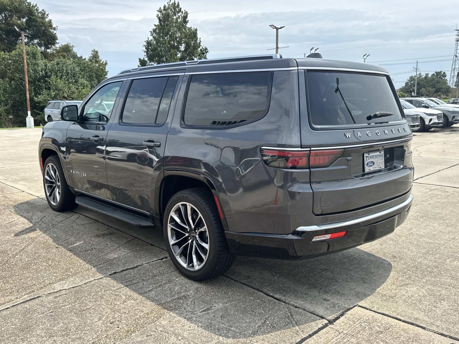 2022 Jeep Wagoneer Series II 4x2