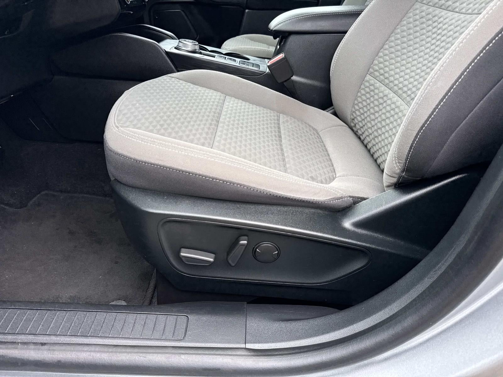 2022 Ford Escape SE FWD