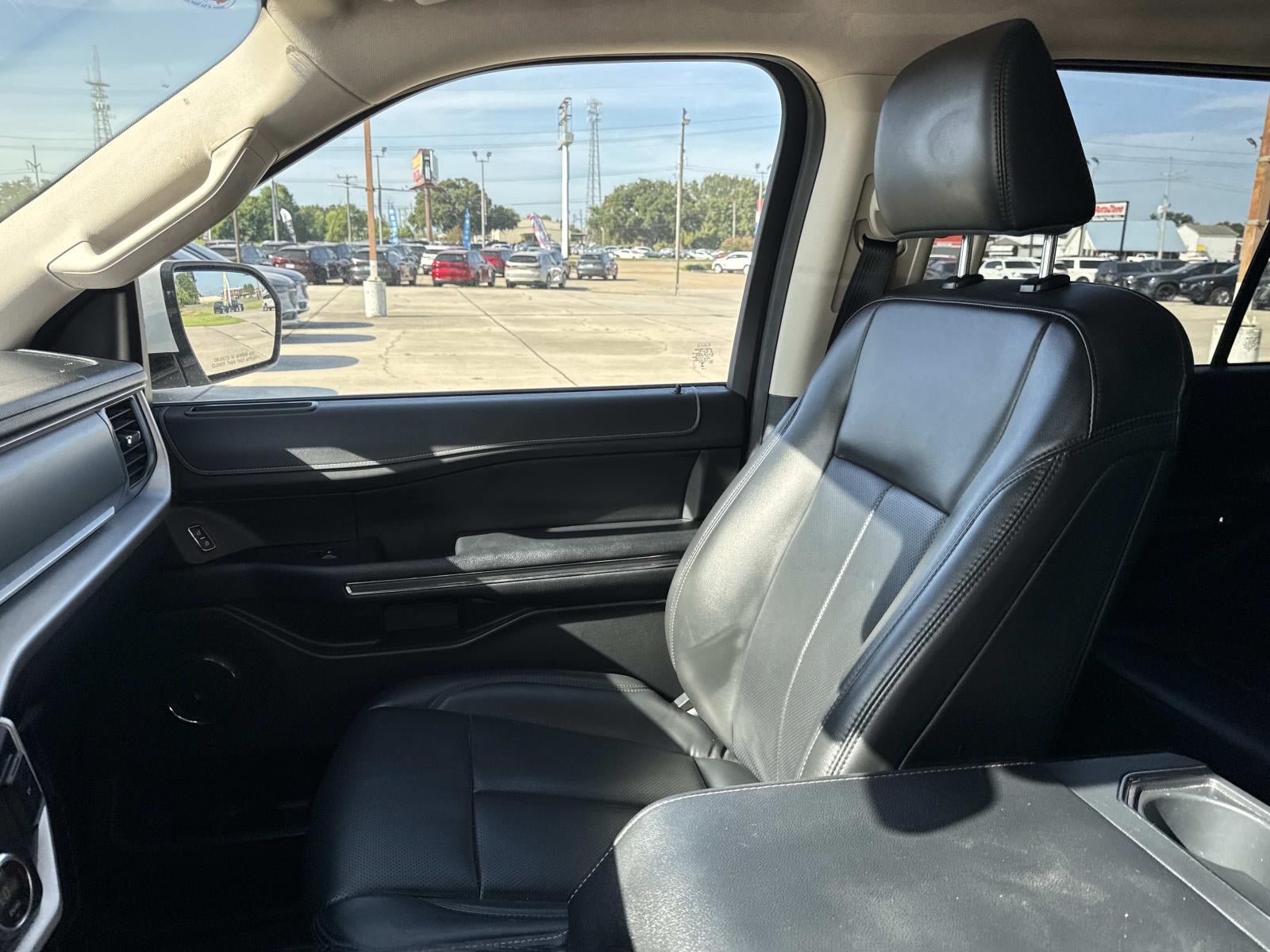2023 Ford Expedition Max XLT 4x2
