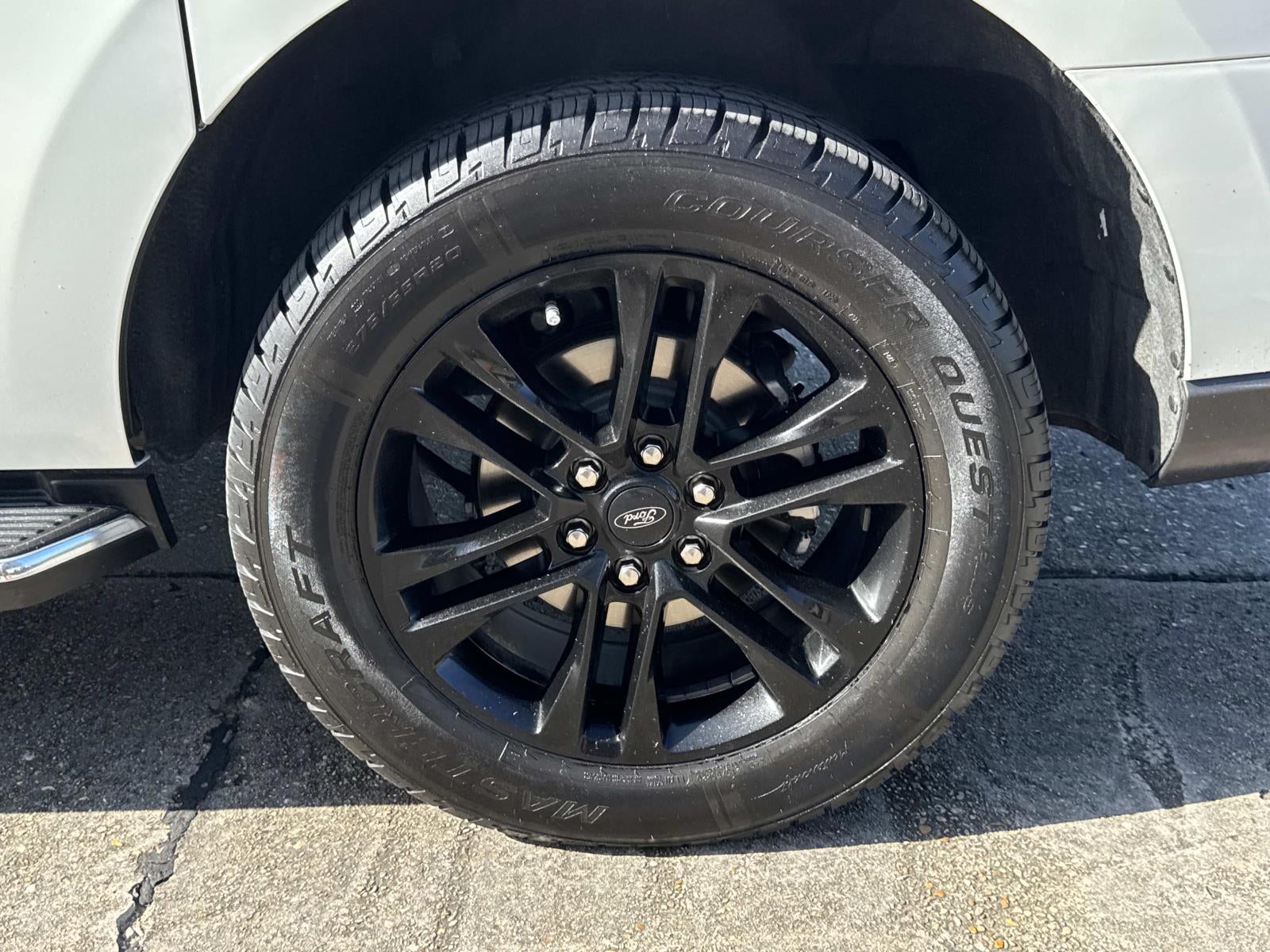 2023 Ford Expedition Max XLT 4x2