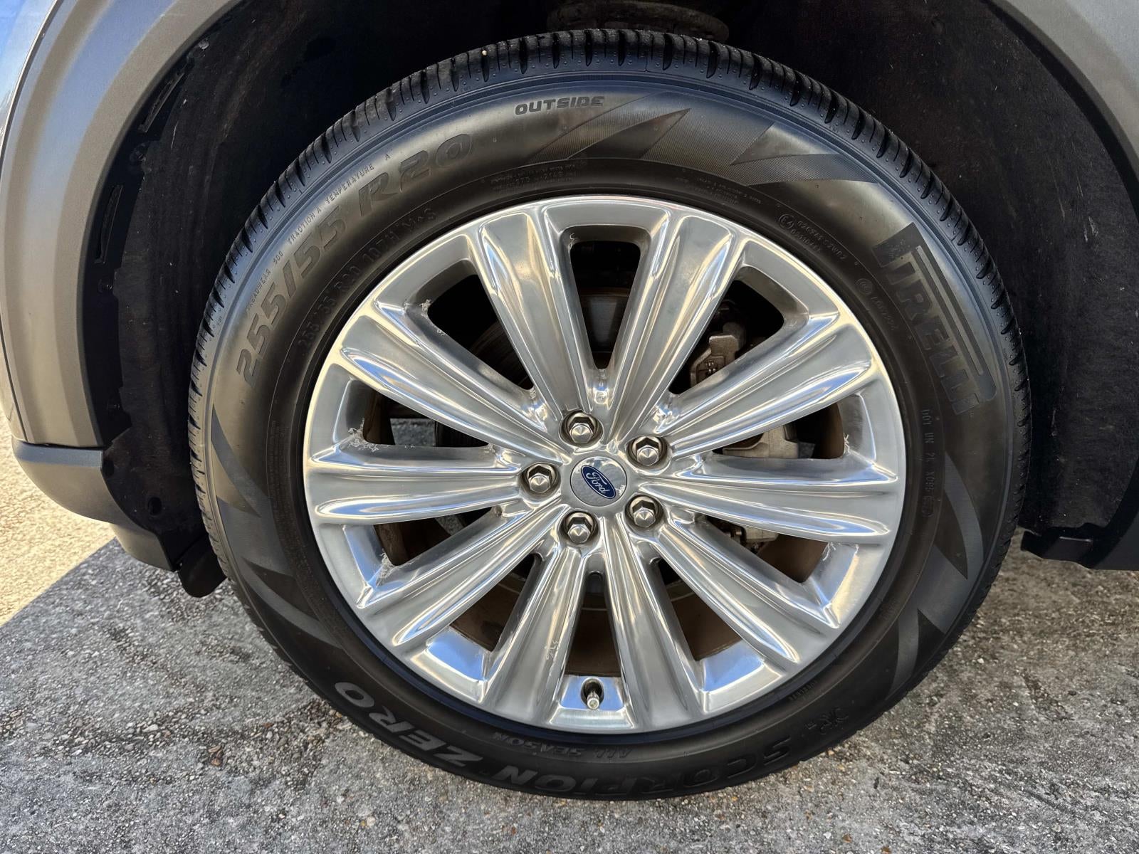 2022 Ford Explorer Limited RWD