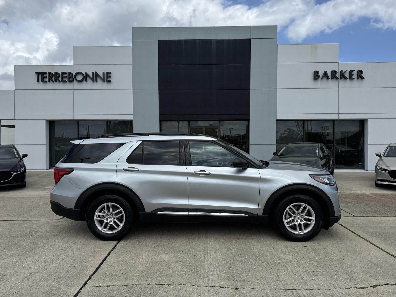 2025 Ford Explorer Active RWD