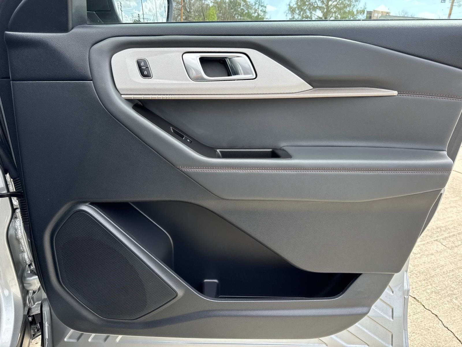 2025 Ford Explorer Active RWD