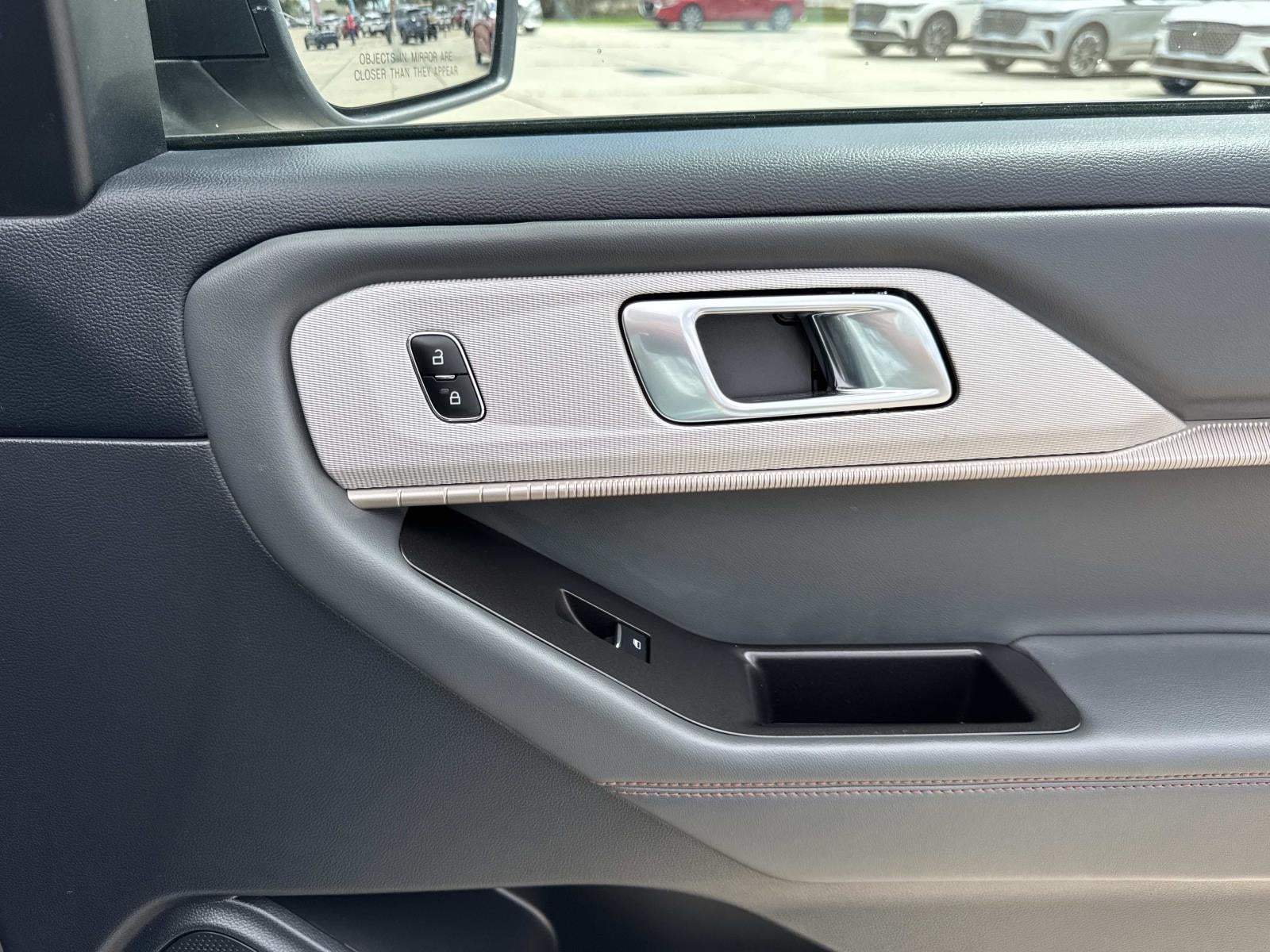 2025 Ford Explorer Active RWD