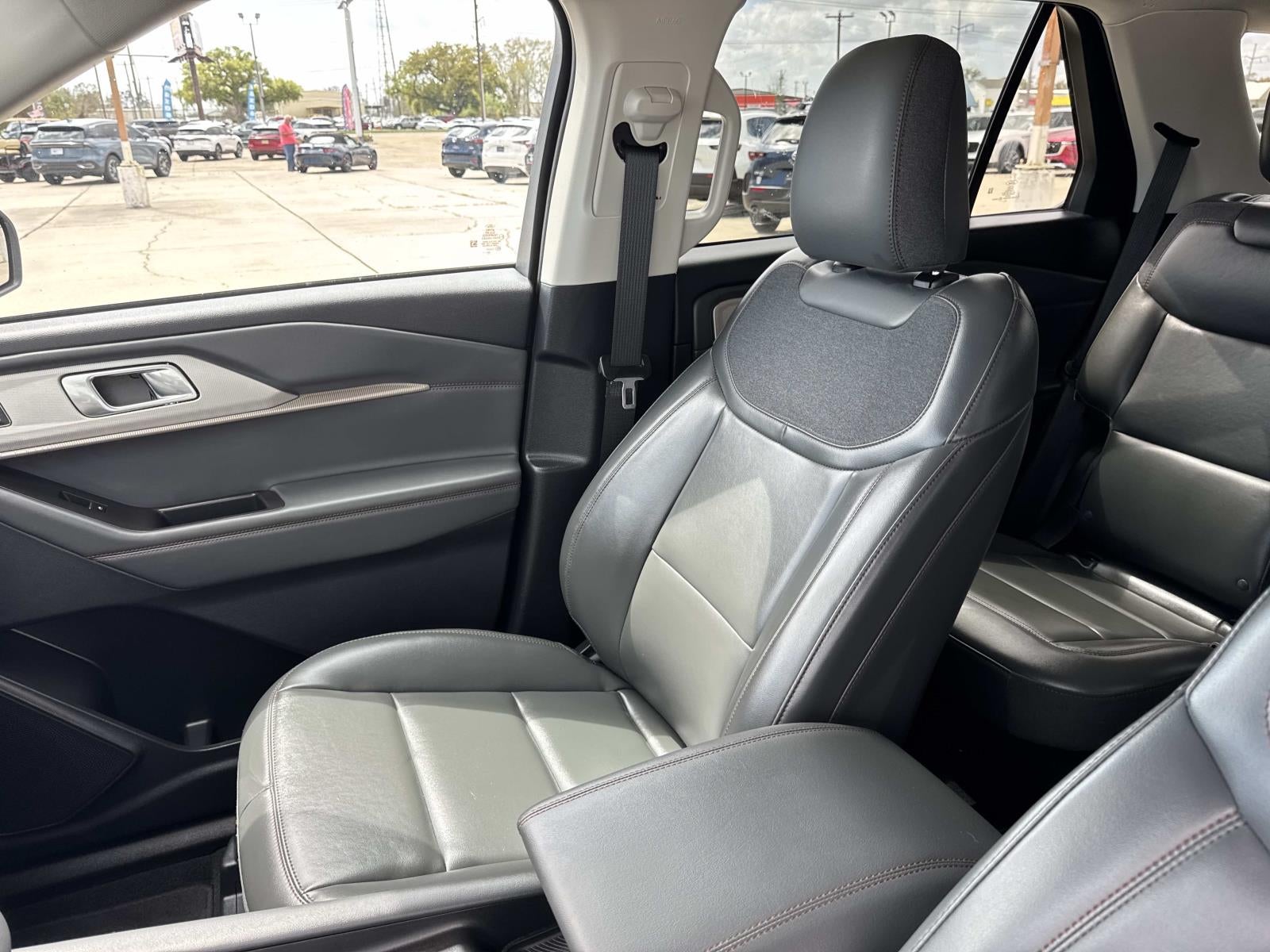 2025 Ford Explorer Active RWD