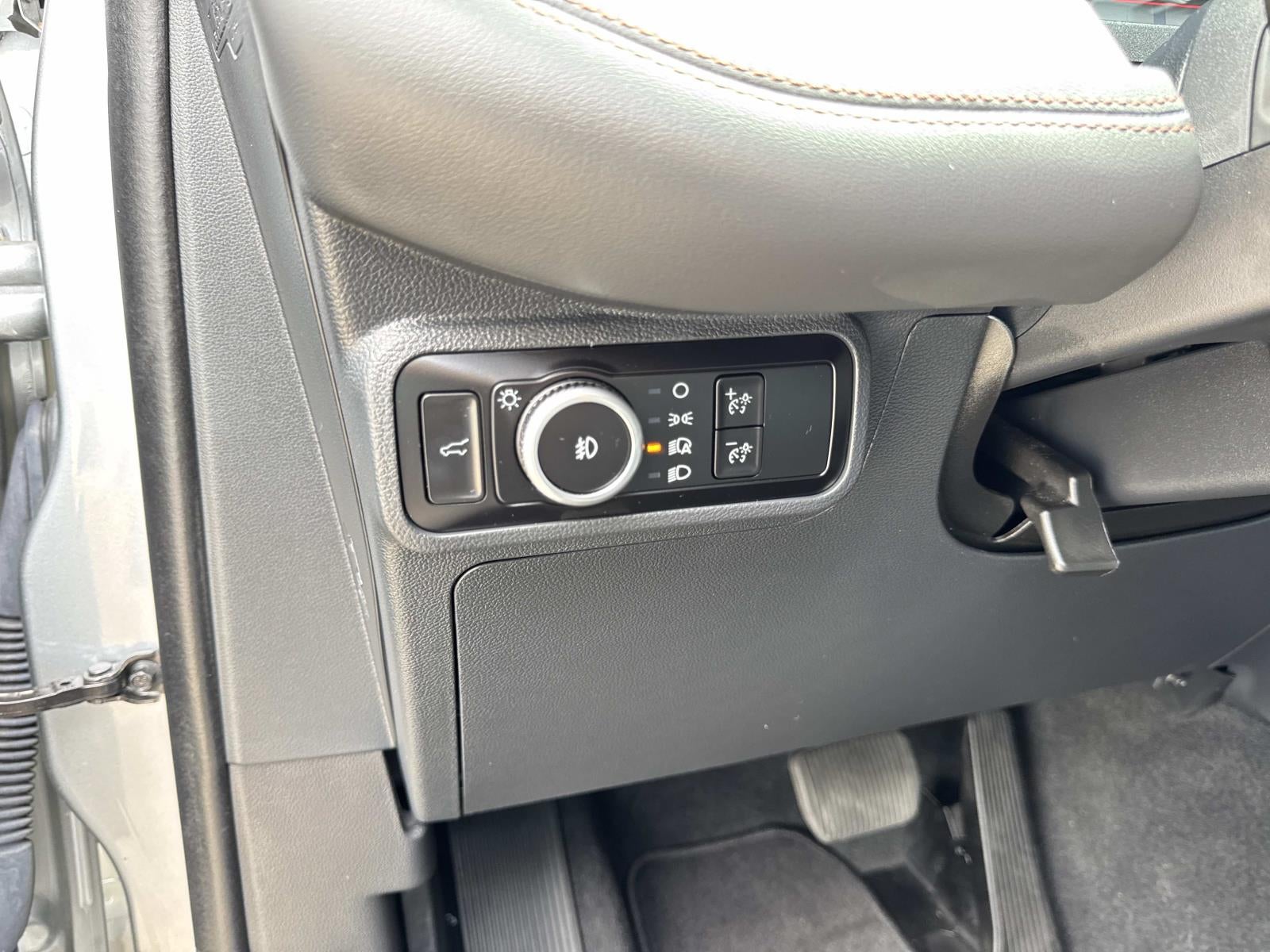 2025 Ford Explorer Active RWD