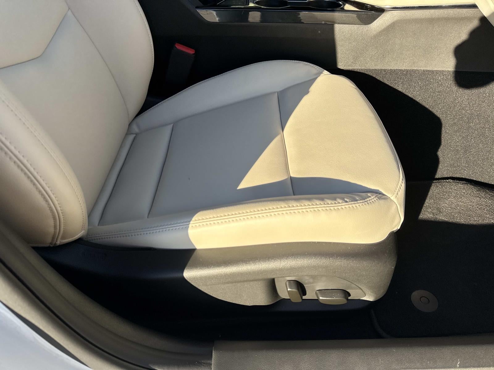 2025 Cadillac CT4 4dr Sdn Luxury