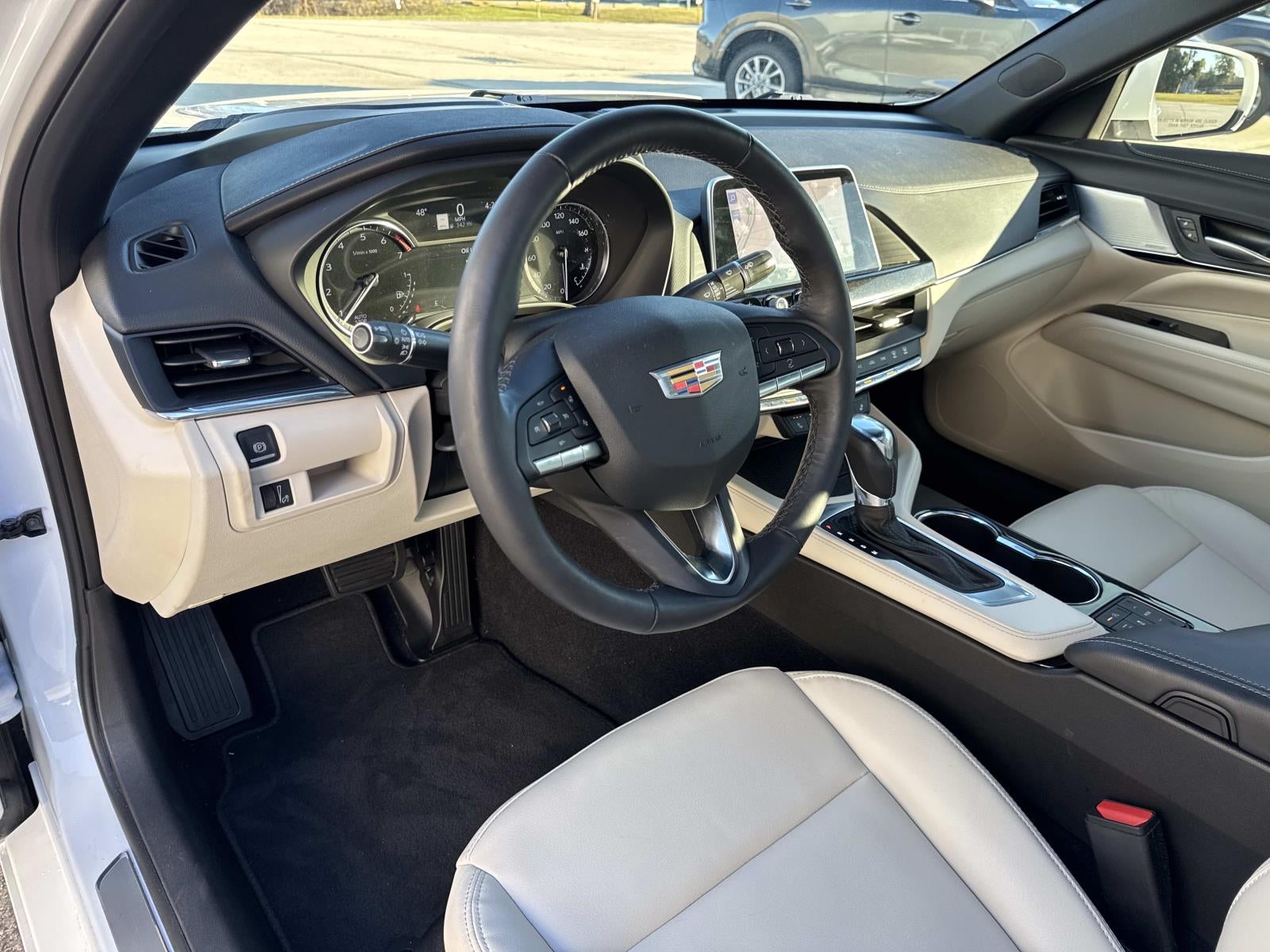 2025 Cadillac CT4 4dr Sdn Luxury