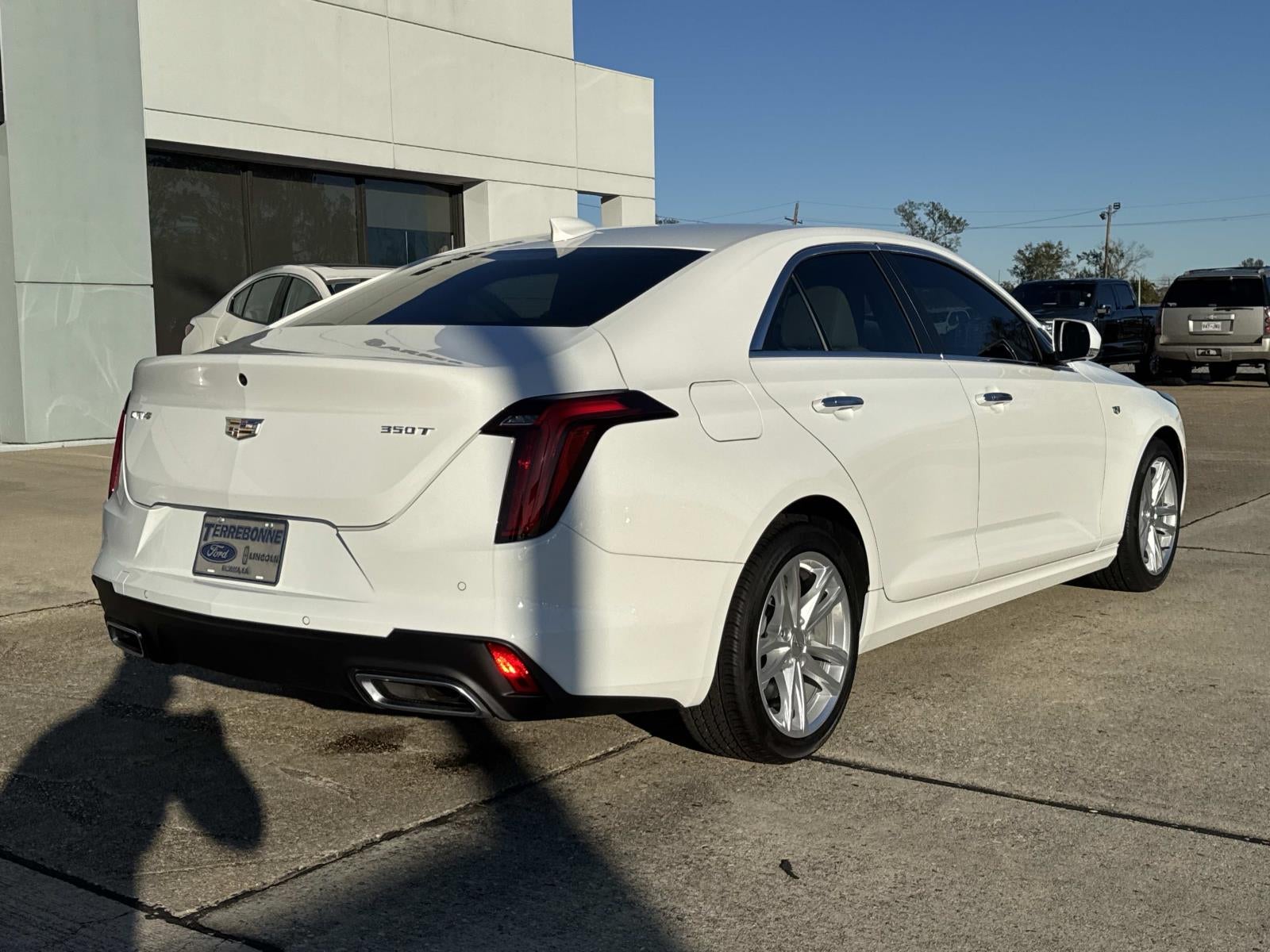 2025 Cadillac CT4 4dr Sdn Luxury