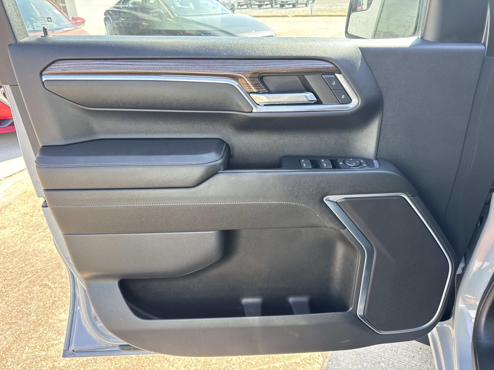 2024 Chevrolet Silverado 1500 2WD Crew Cab 147 LT