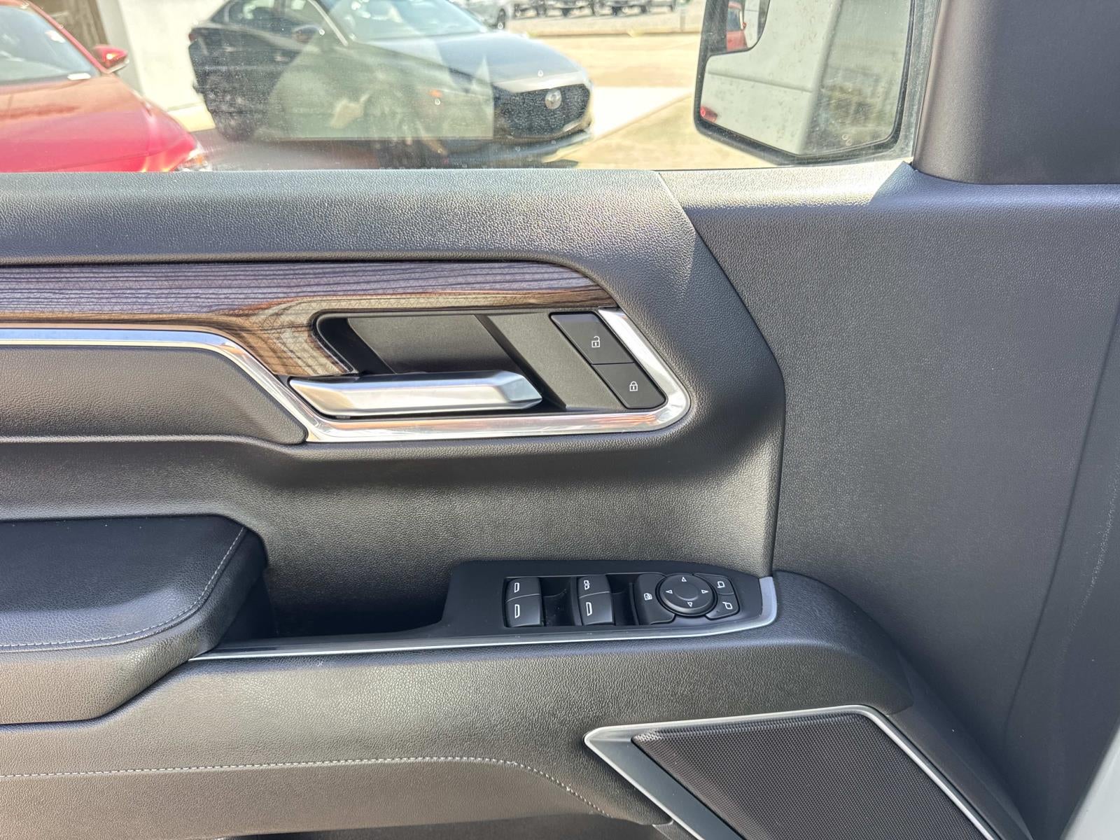 2024 Chevrolet Silverado 1500 2WD Crew Cab 147 LT