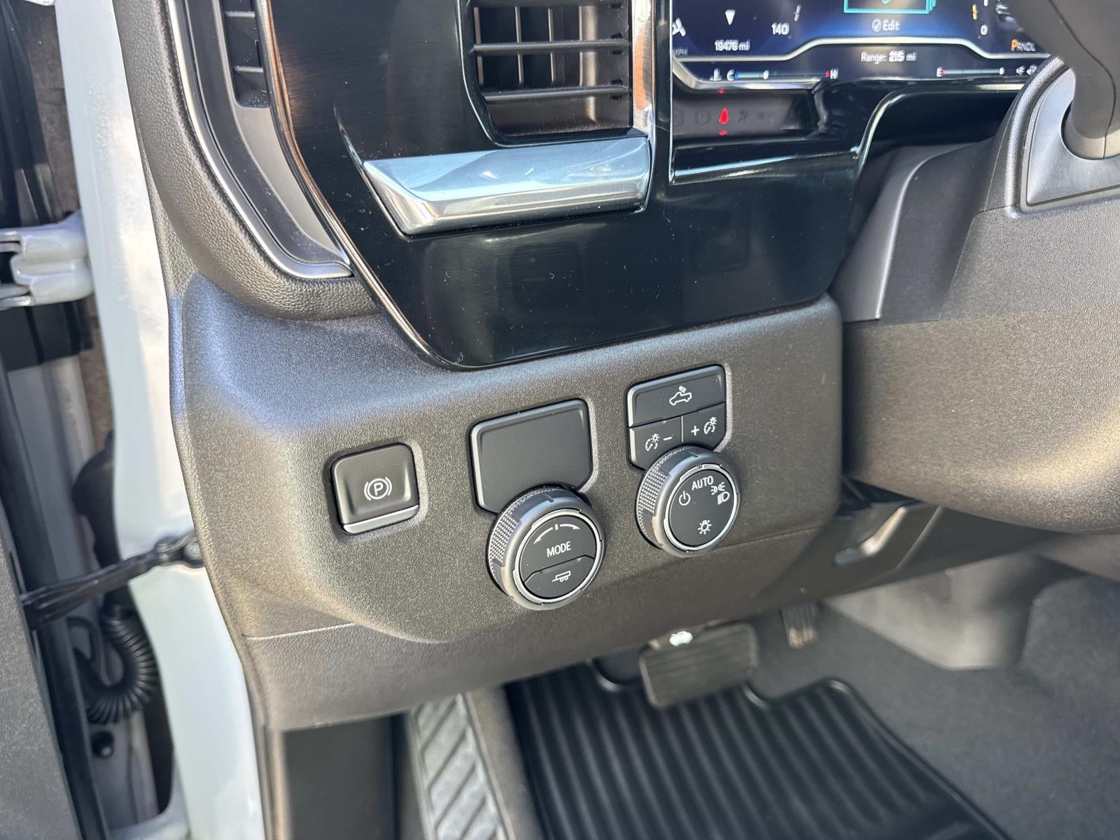 2024 Chevrolet Silverado 1500 2WD Crew Cab 147 LT