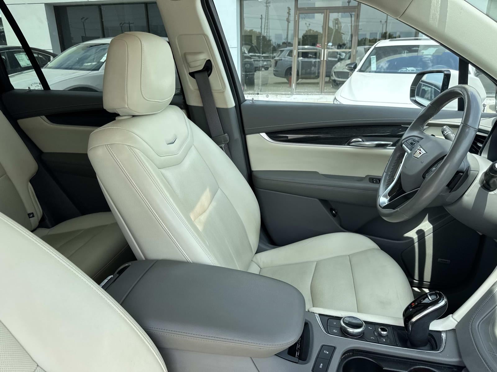 2022 Cadillac XT6 FWD 4dr Premium Luxury