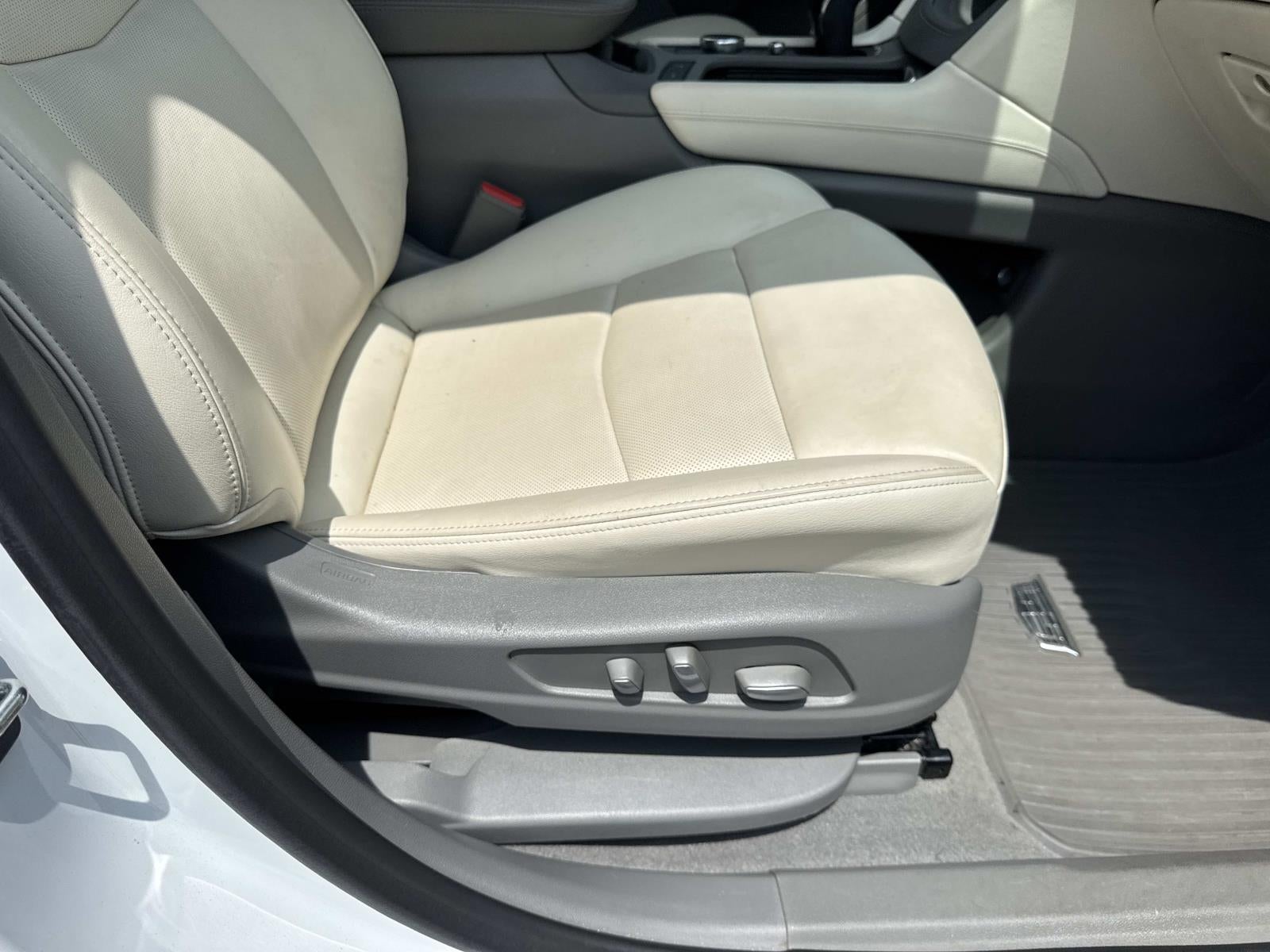 2022 Cadillac XT6 FWD 4dr Premium Luxury