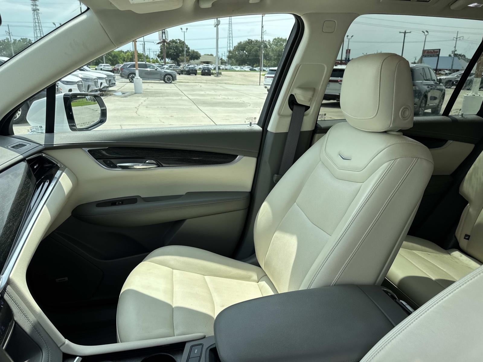2022 Cadillac XT6 FWD 4dr Premium Luxury