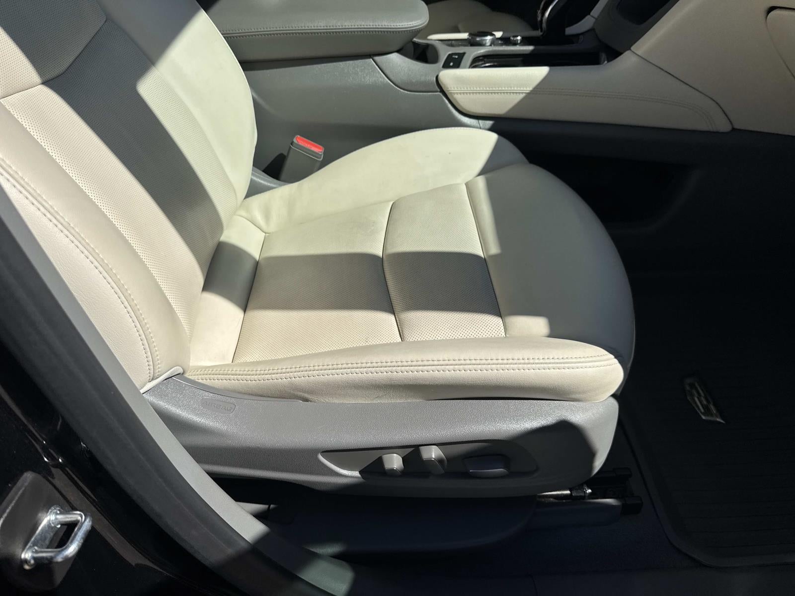 2023 Cadillac XT6 FWD 4dr Premium Luxury