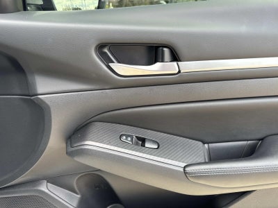 2022 Nissan Altima 2.5 SV Sedan