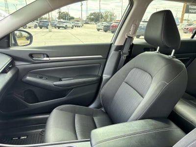 2022 Nissan Altima 2.5 SV Sedan