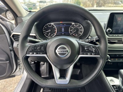 2022 Nissan Altima 2.5 SV Sedan