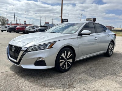 2022 Nissan Altima 2.5 SV Sedan