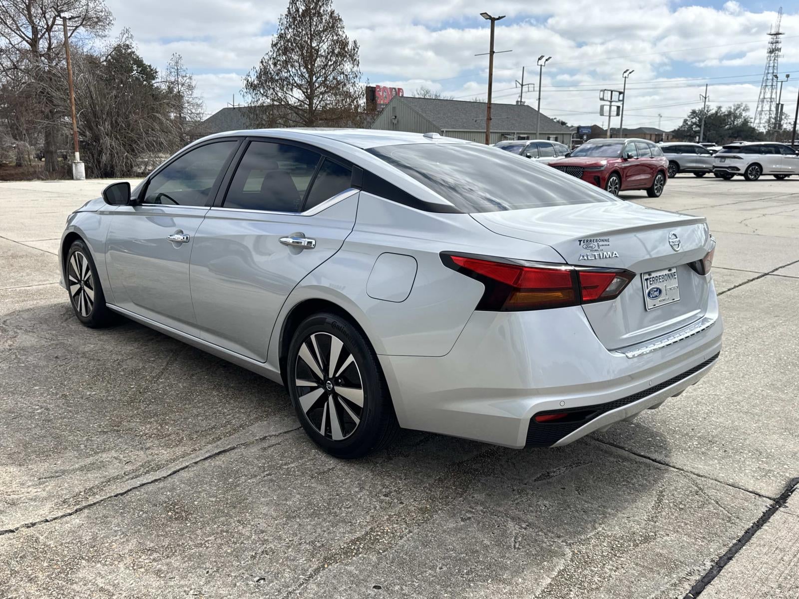 2022 Nissan Altima 2.5 SV Sedan