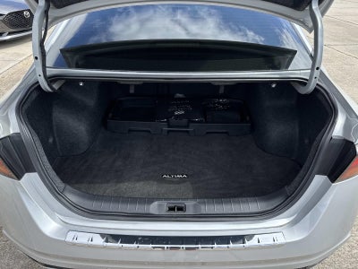 2022 Nissan Altima 2.5 SV Sedan