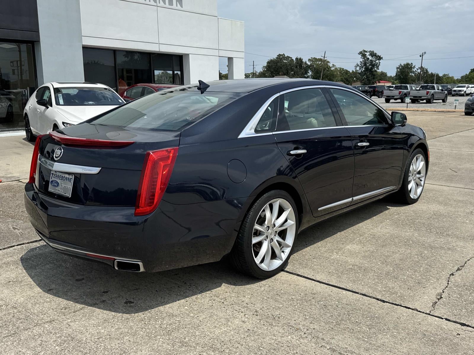 2014 Cadillac XTS 4dr Sdn Premium FWD