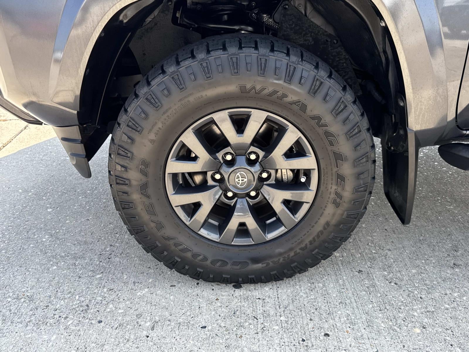 2023 Toyota Tacoma 2WD SR5 Double Cab 5' Bed V6 AT (Natl)