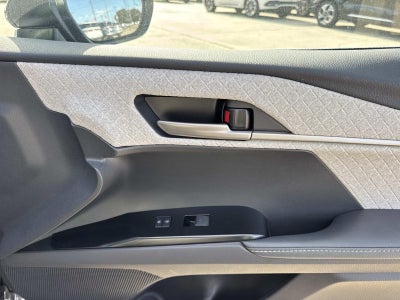2025 Toyota Camry XSE (Natl)