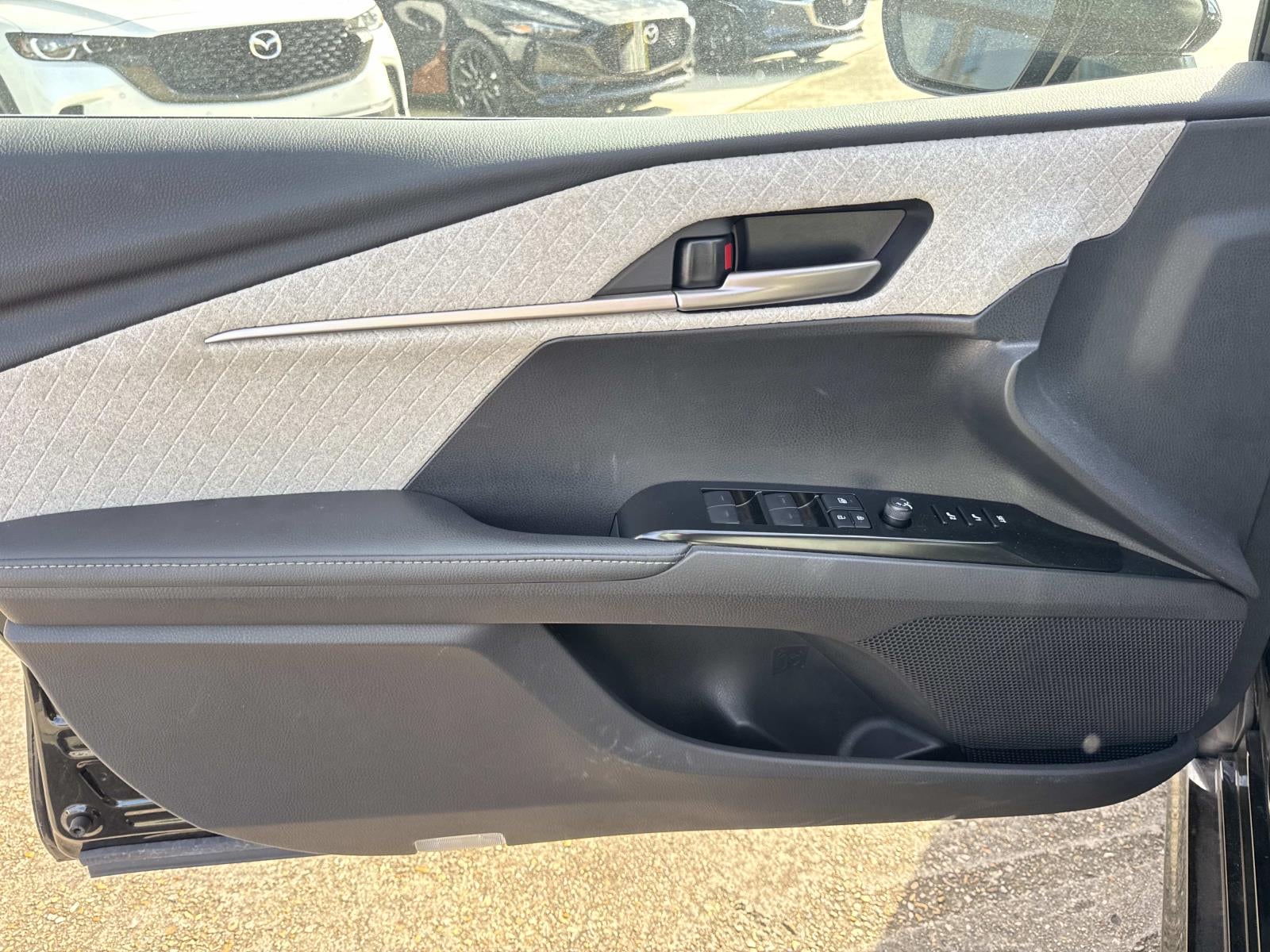 2025 Toyota Camry XSE (Natl)