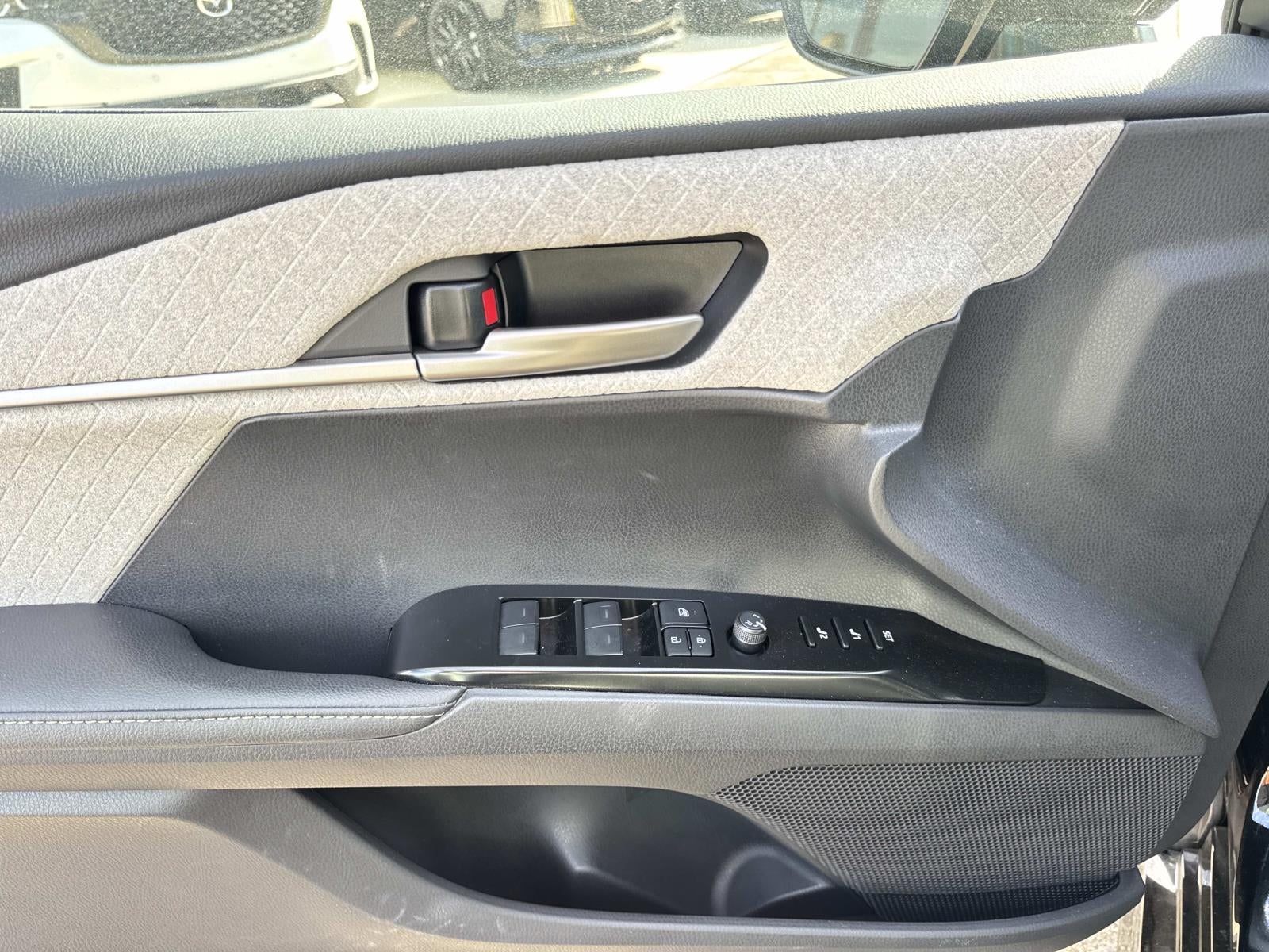 2025 Toyota Camry XSE (Natl)