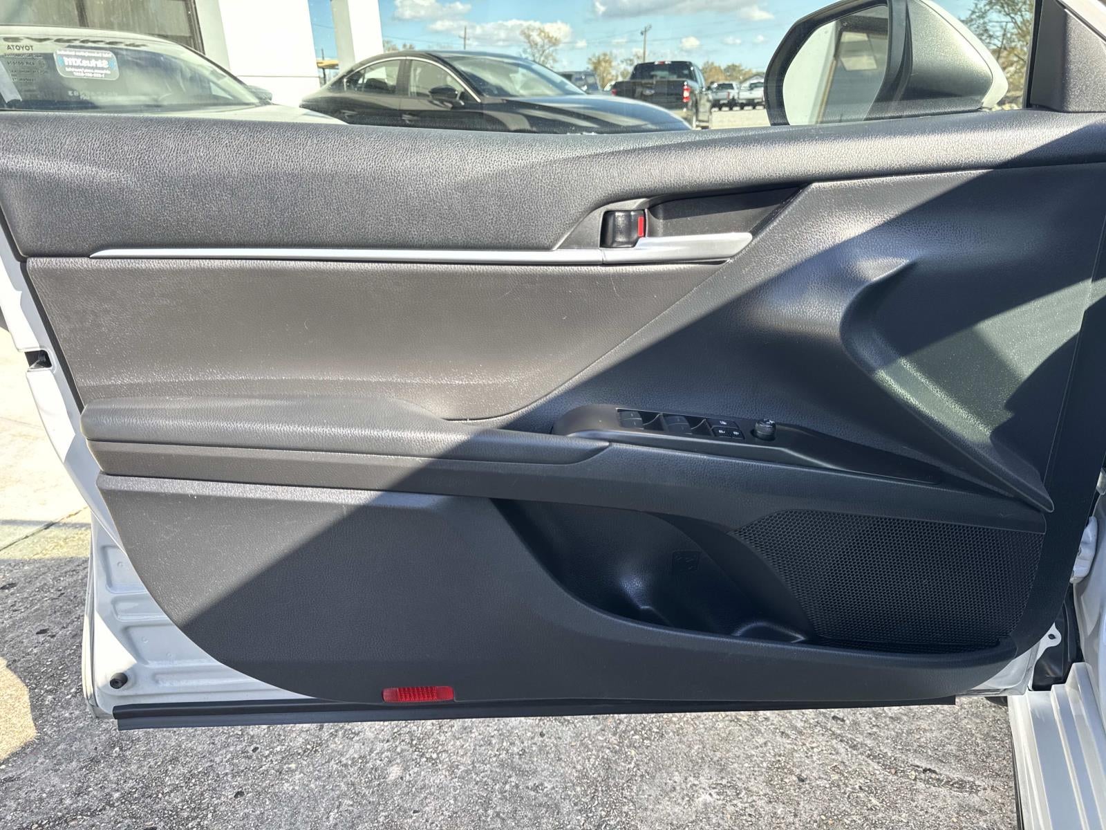 2023 Toyota Camry SE Nightshade Auto (Natl)