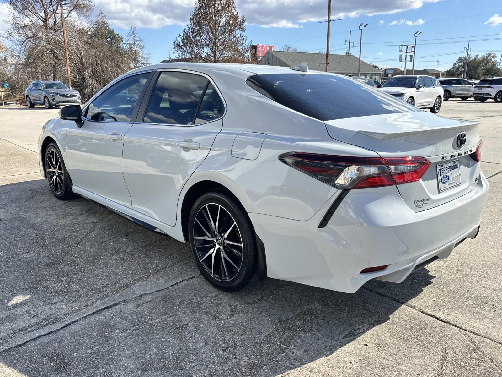 2023 Toyota Camry SE Nightshade Auto (Natl)