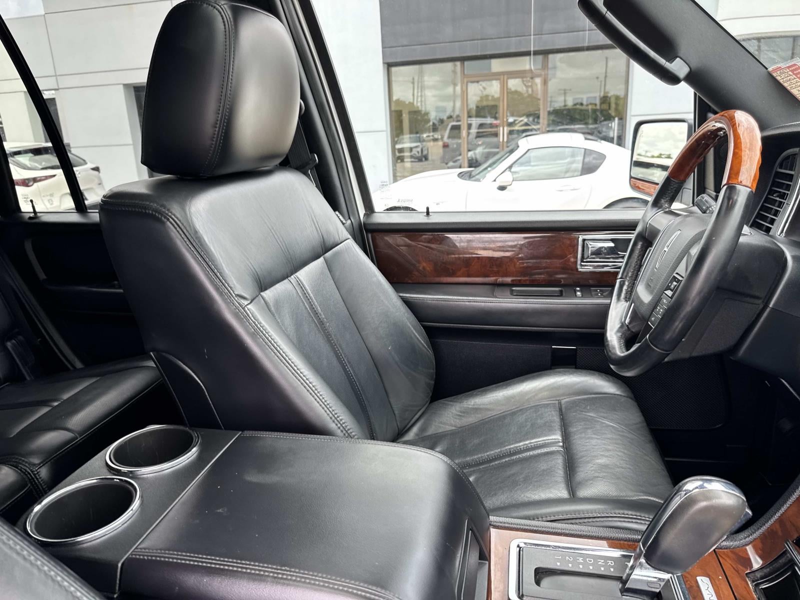 2015 Lincoln Navigator 2WD 4dr