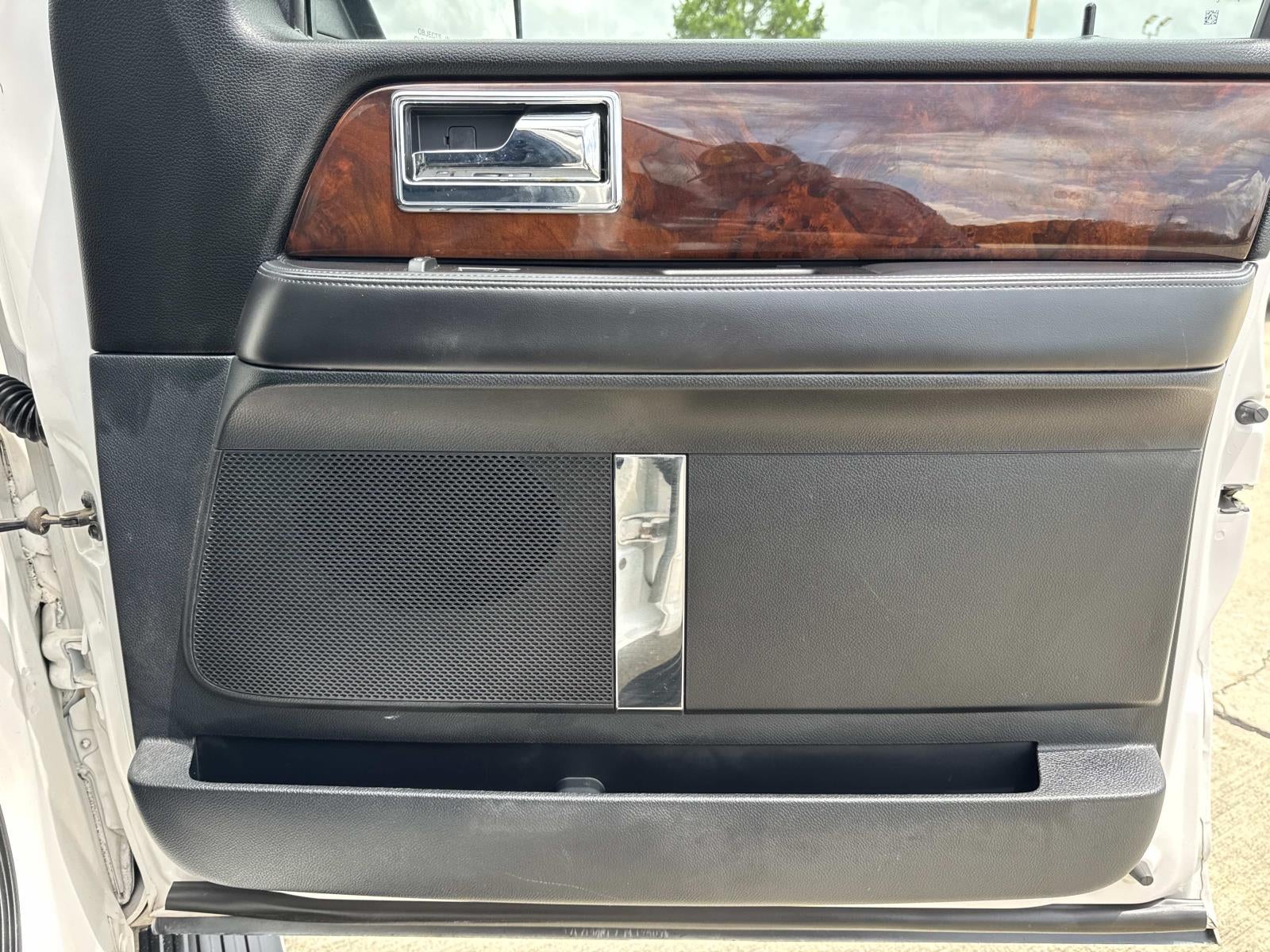 2015 Lincoln Navigator 2WD 4dr