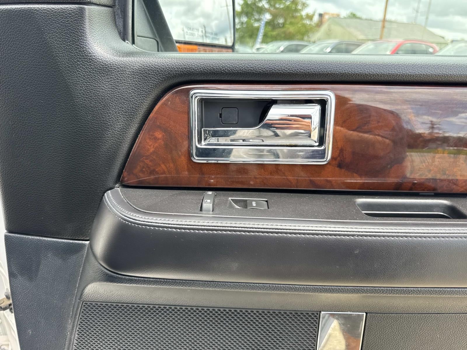 2015 Lincoln Navigator 2WD 4dr