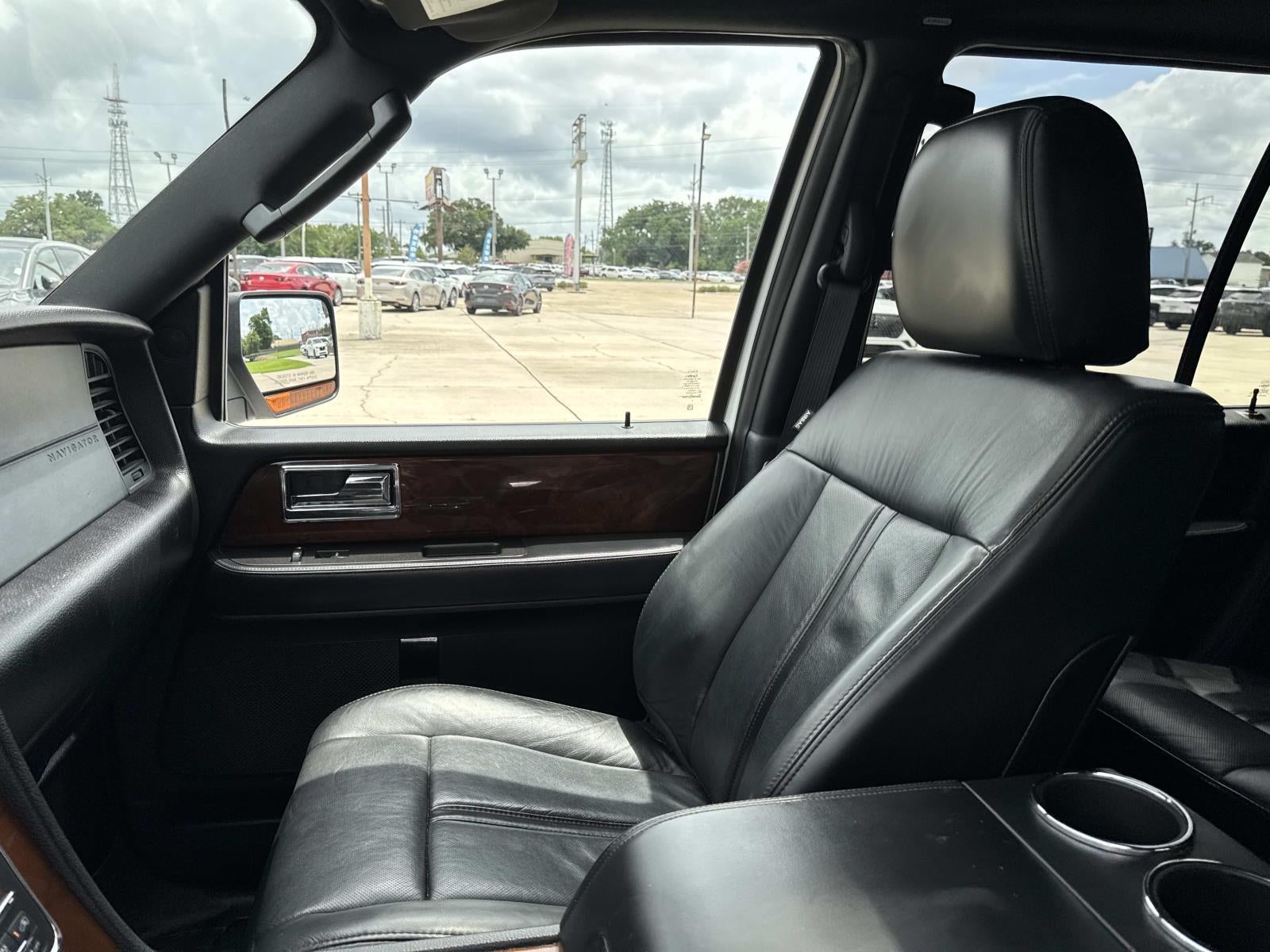 2015 Lincoln Navigator 2WD 4dr