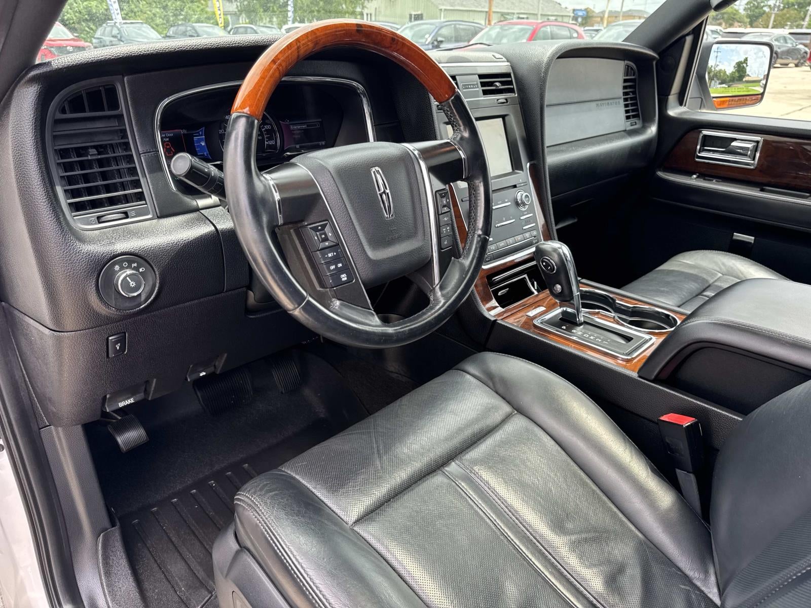 2015 Lincoln Navigator 2WD 4dr