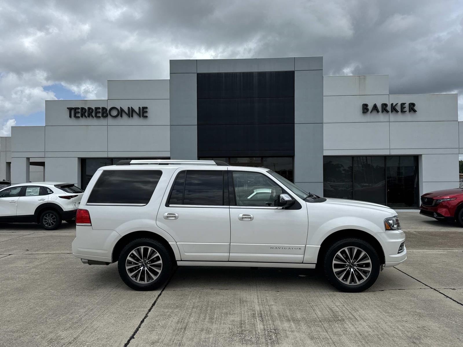 2015 Lincoln Navigator 2WD 4dr