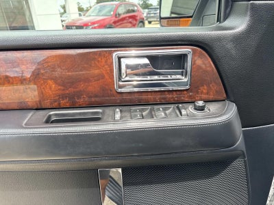 2015 Lincoln Navigator 2WD 4dr