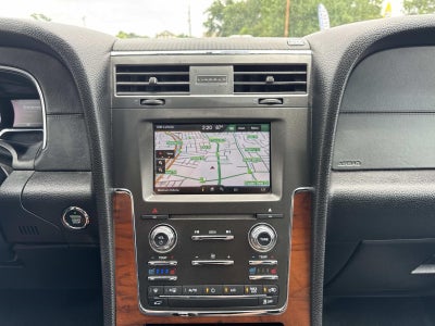 2015 Lincoln Navigator 2WD 4dr