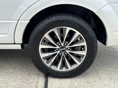 2015 Lincoln Navigator 2WD 4dr