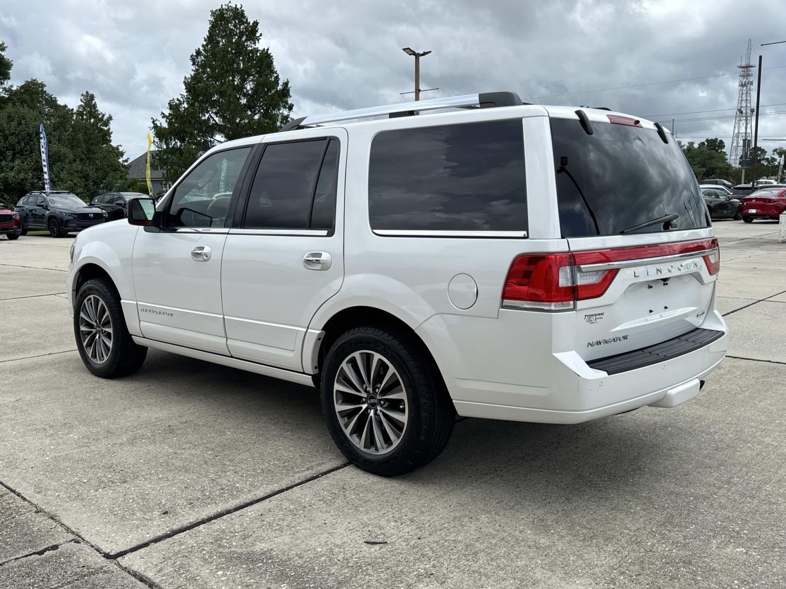 2015 Lincoln Navigator 2WD 4dr