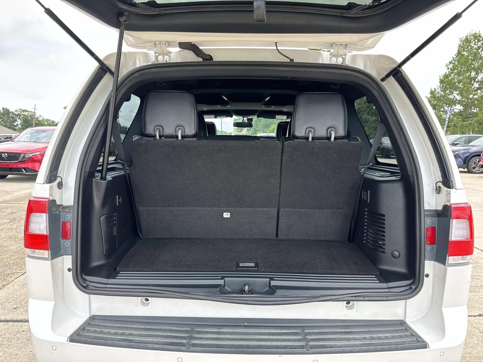 2015 Lincoln Navigator 2WD 4dr