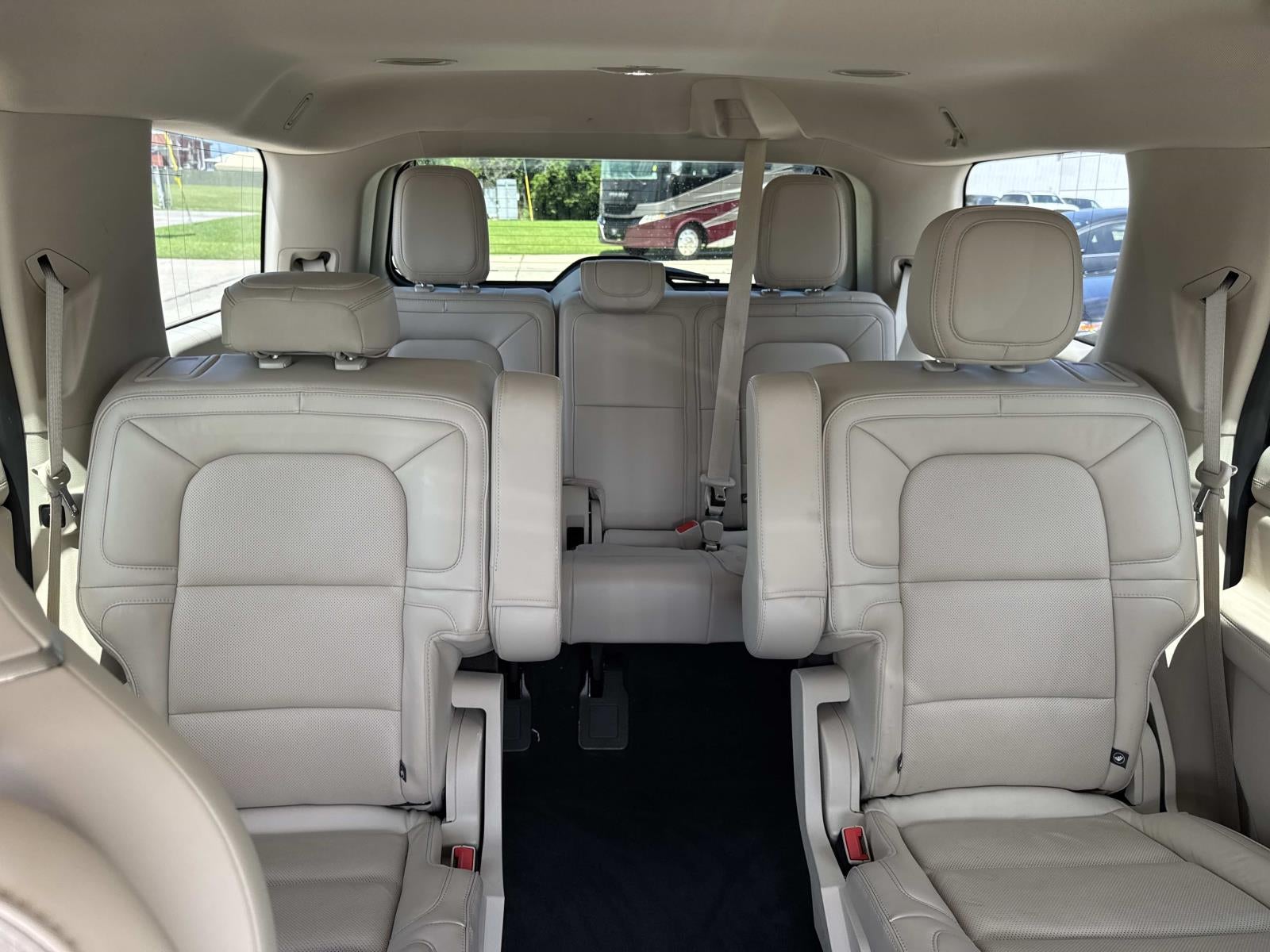 2019 Lincoln Navigator Select 4x2