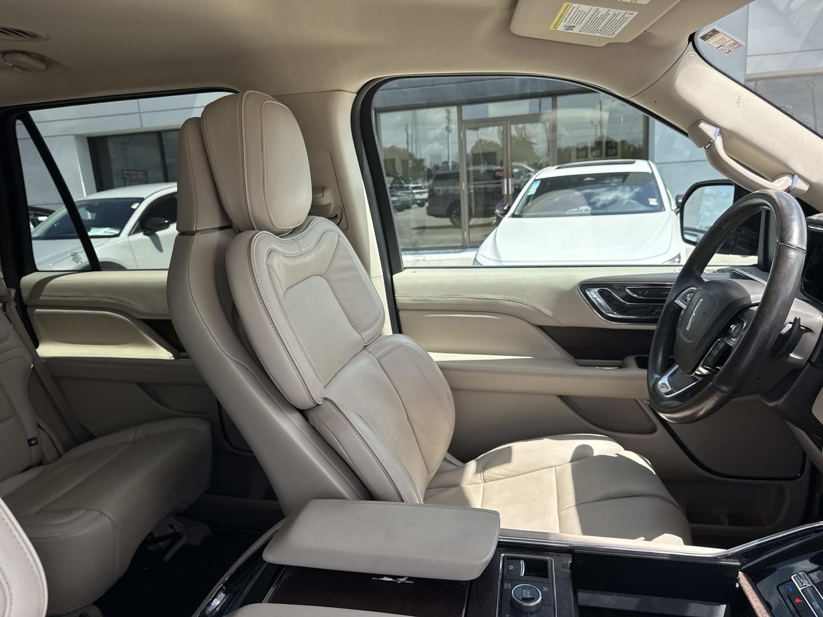 2019 Lincoln Navigator Select 4x2