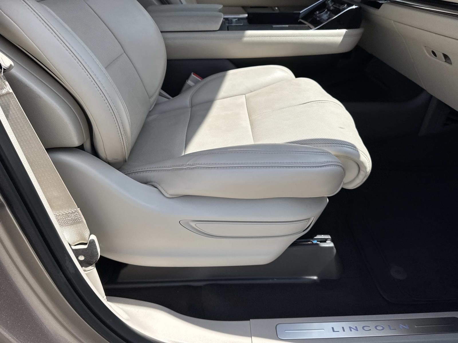 2019 Lincoln Navigator Select 4x2