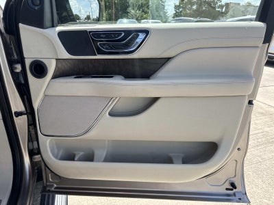 2019 Lincoln Navigator Select 4x2