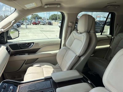 2019 Lincoln Navigator Select 4x2