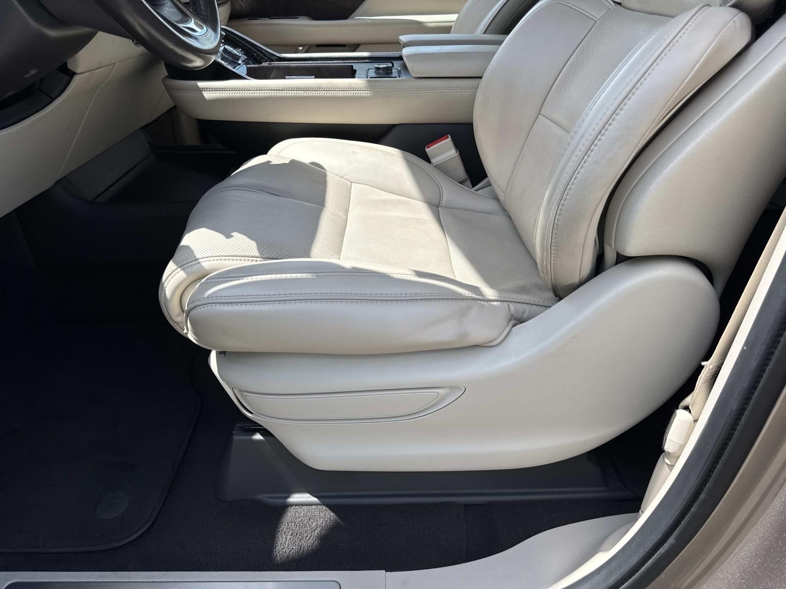 2019 Lincoln Navigator Select 4x2